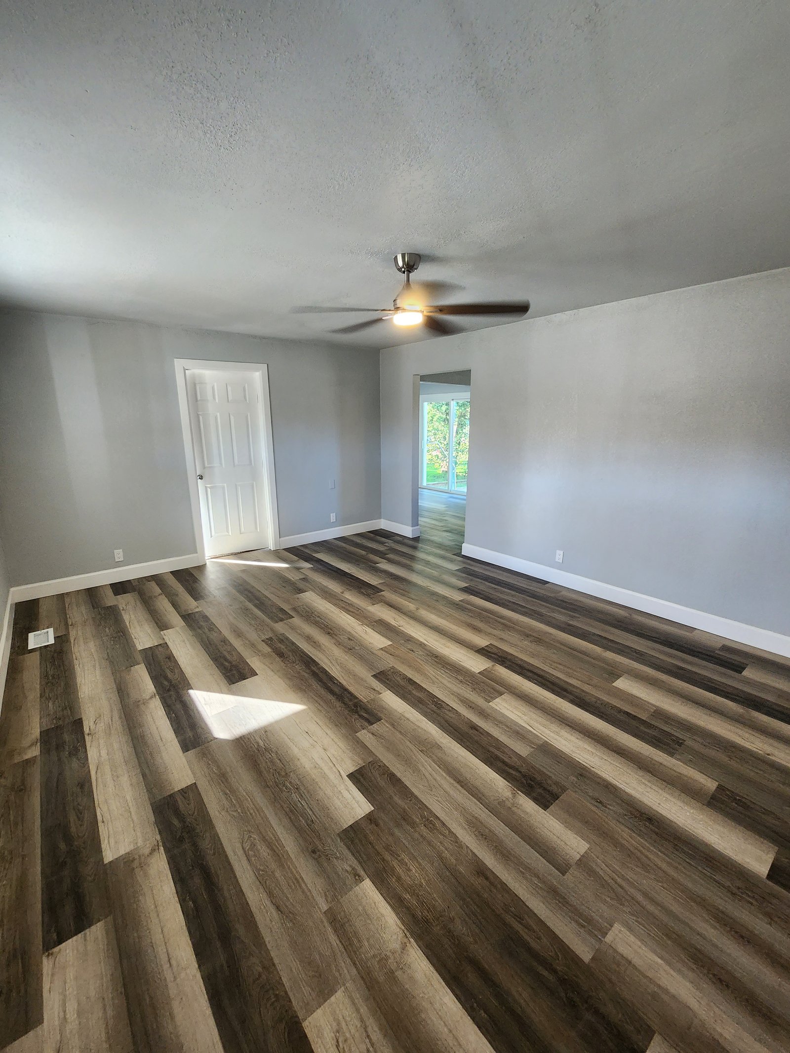 Interior painting project gallery - Project 101 - Image 7